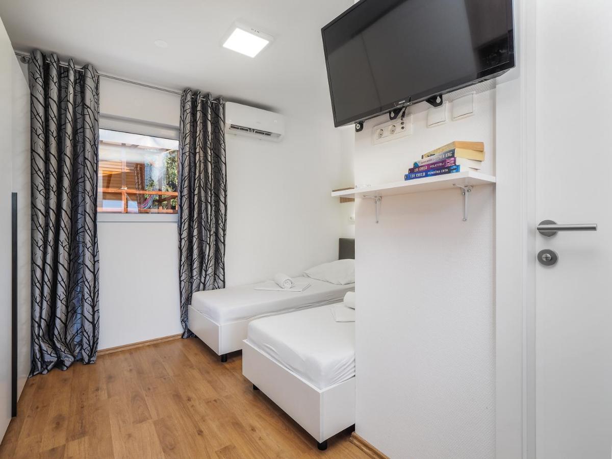 Mediteran Travel Mobile Homes Miran Pirovac Luaran gambar