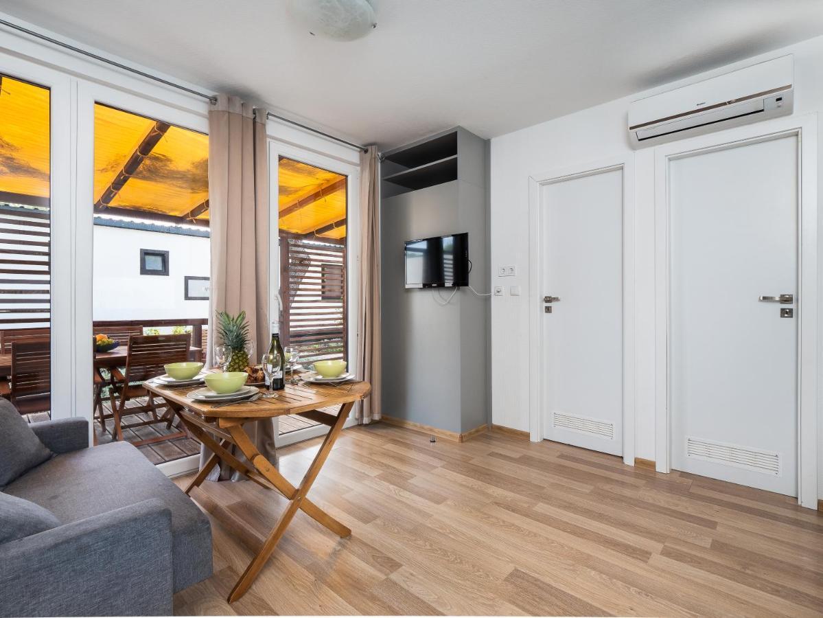Mediteran Travel Mobile Homes Miran Pirovac Luaran gambar