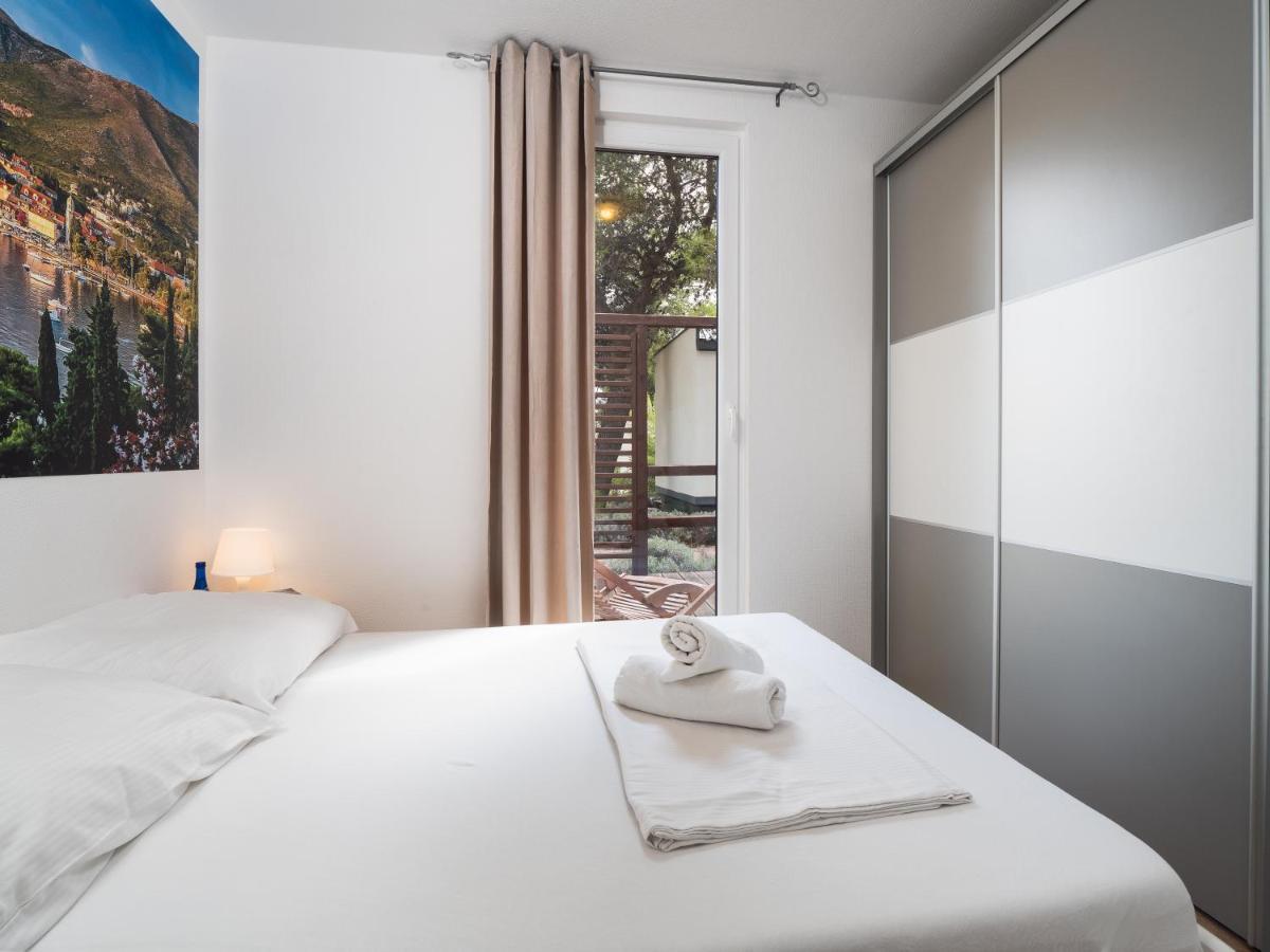 Mediteran Travel Mobile Homes Miran Pirovac Luaran gambar